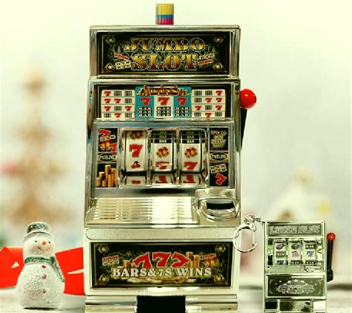 Pyramid Coins slot machine