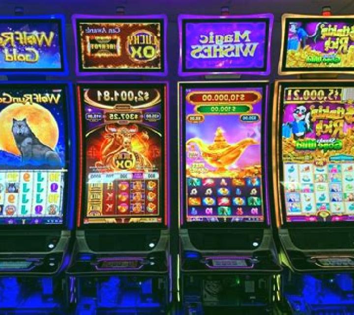Queen 2 slot machine
