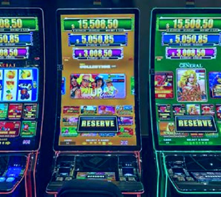 Queen of Cairo slot machine