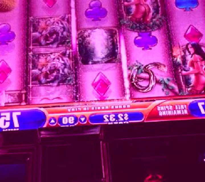 Queen of the Wild slot machine