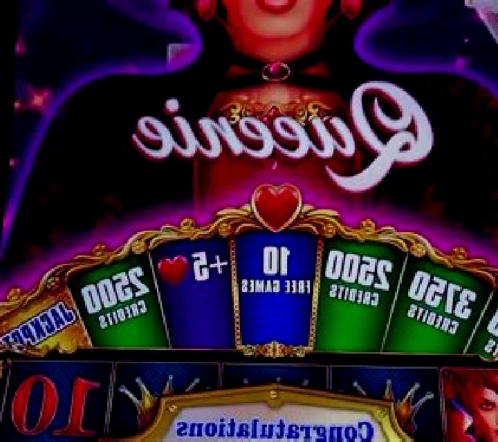 Queenie slot machine