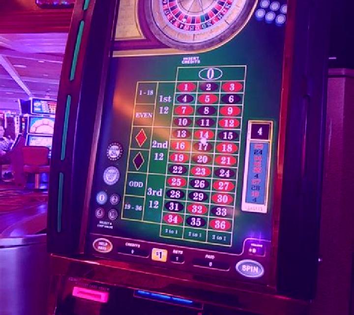 Racing Roulette slot machine