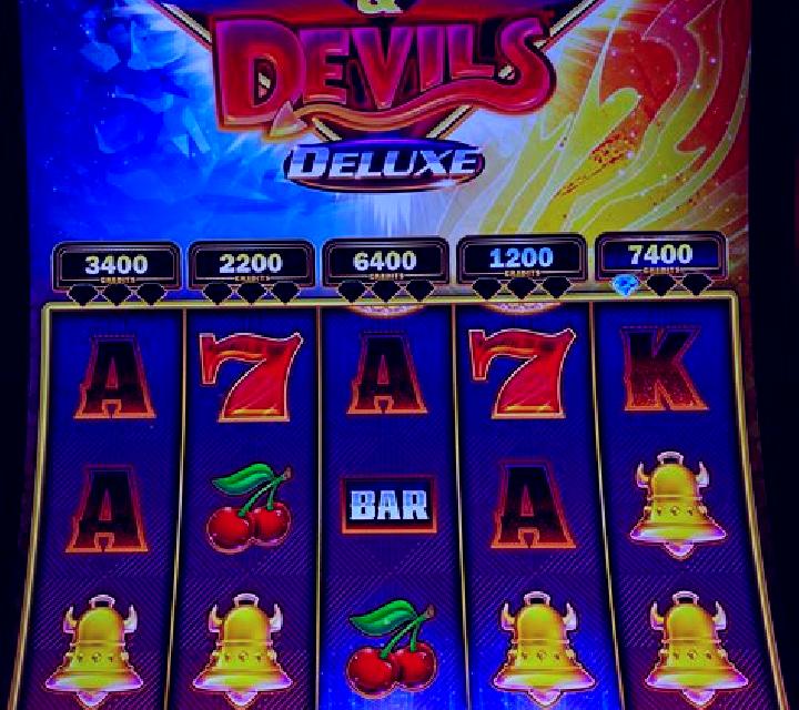 Red Diamonds slot