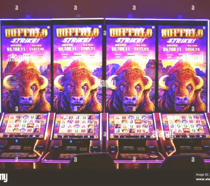 Red Strike slot machine
