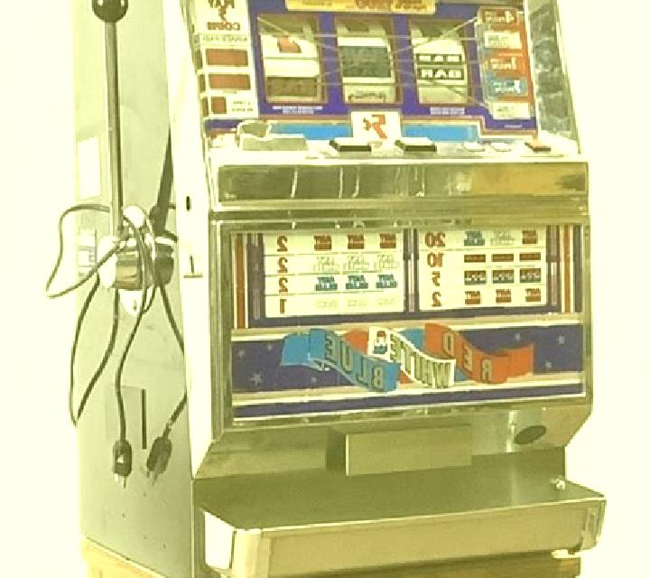 Red White Blue 3 Lines slot game