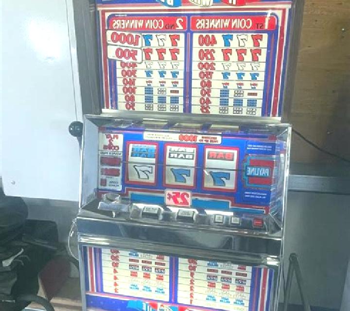 Red White & Blue (IGT) slot