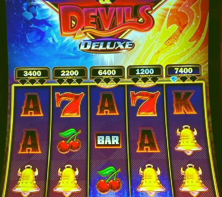 Reel Devils slot machine