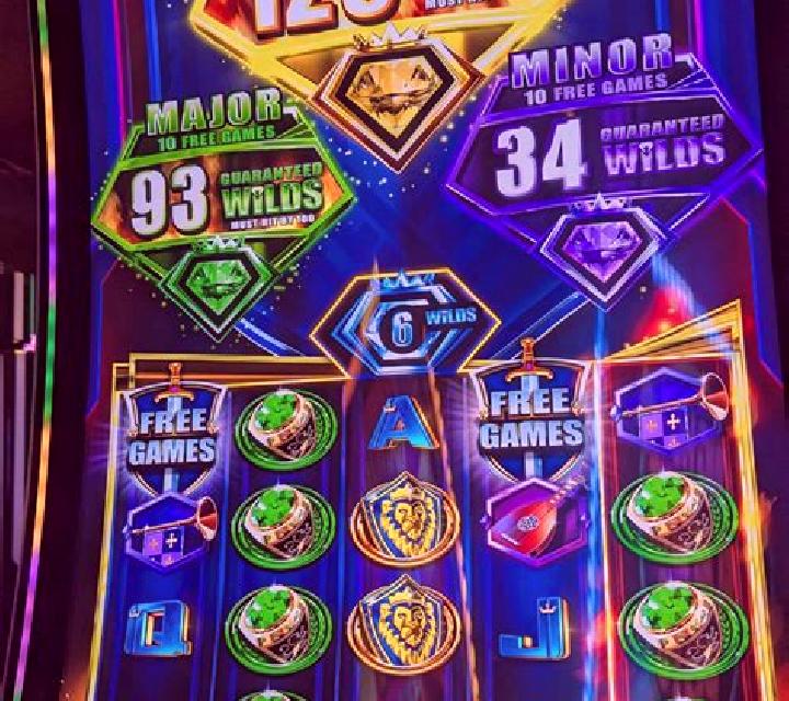 Regal Crown 100 slot machine