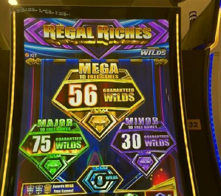 Regal Riches (RTG) slot game