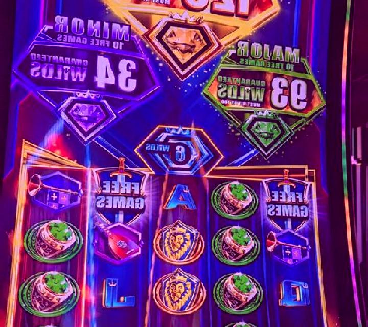 Regal Spins 100/6 slot game