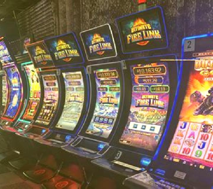 Rewards City slot machine