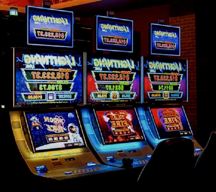 Rich Man s World slot machine