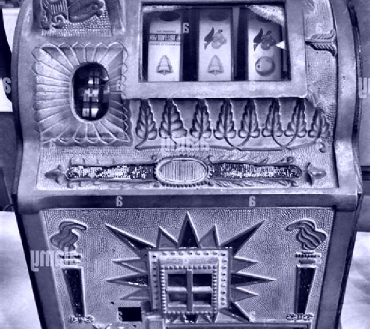Roaring 20s slot machine