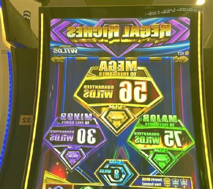 Robin Raven slot machine