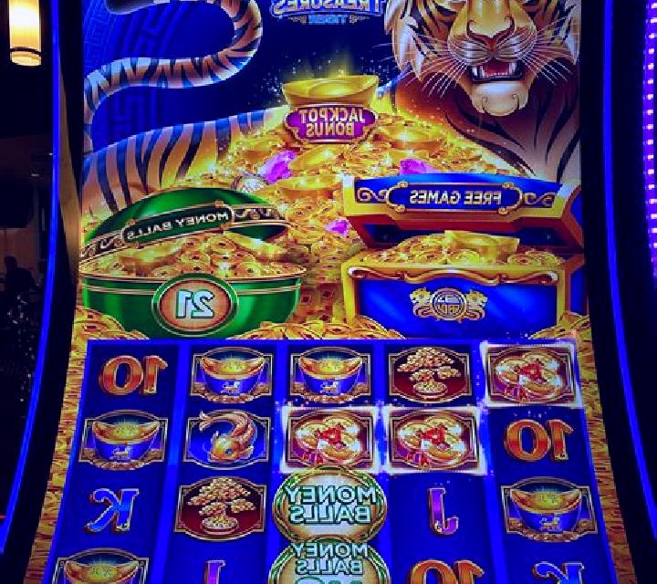 Robinson Riches: Tides of Treasure slot machine