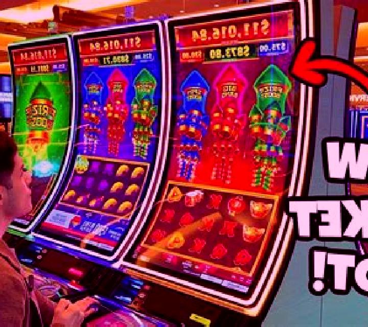 Rockets of Riches slot game