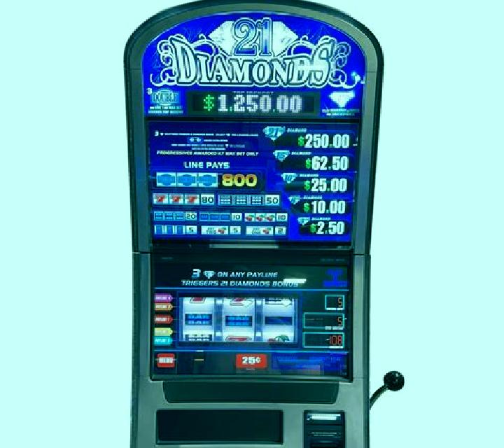 Rolling Diamonds slot game