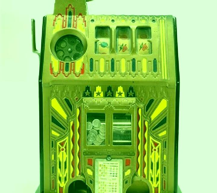 Royal Court slot machine