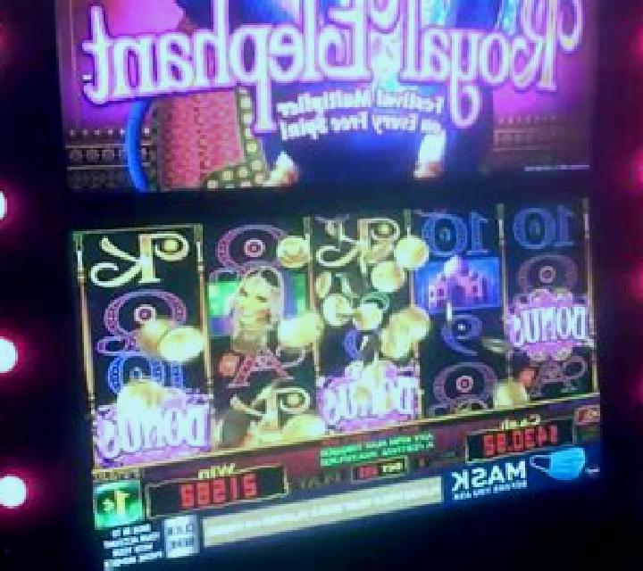 Royal Elephant slot machine