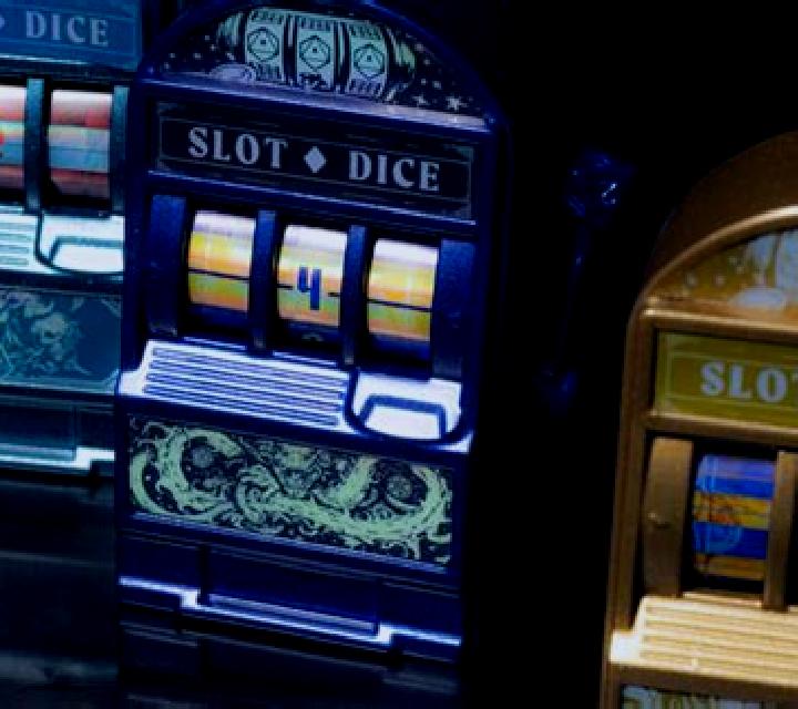 Royal Gems – Dice slot machine