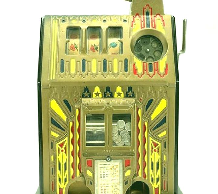 Royal Hi-Lo slot machine