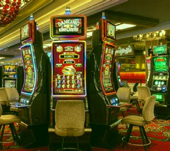 Royal Hot slot machine