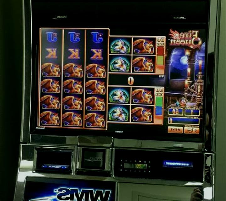 Royal Queen slot machine