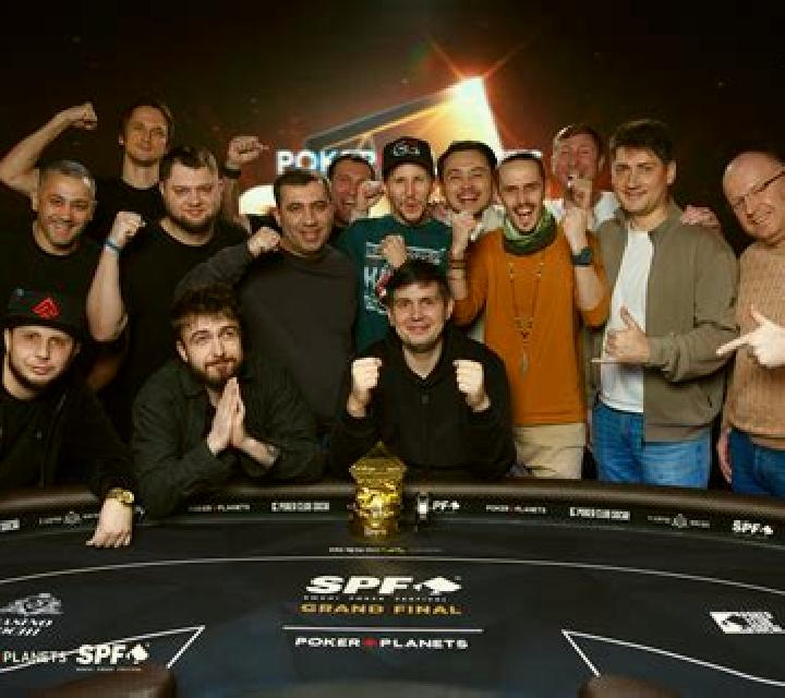 russian Poker (CreedRoomz) slot machine