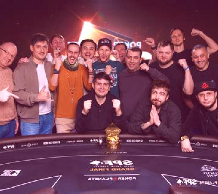 russian Poker (CreedRoomz) slot
