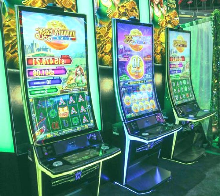 Russian Poker (Novomatic) slot machine