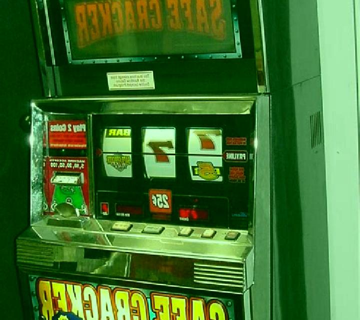 Safe Cracker (Gameiom) slot game