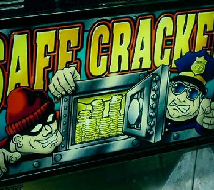 Safecracker (Gamatron) online slot