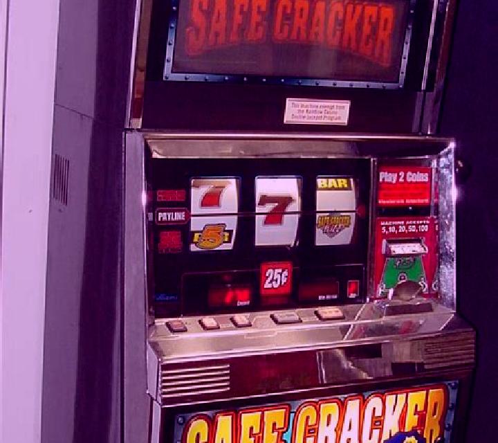 Safecracker (Playtech) slot machine