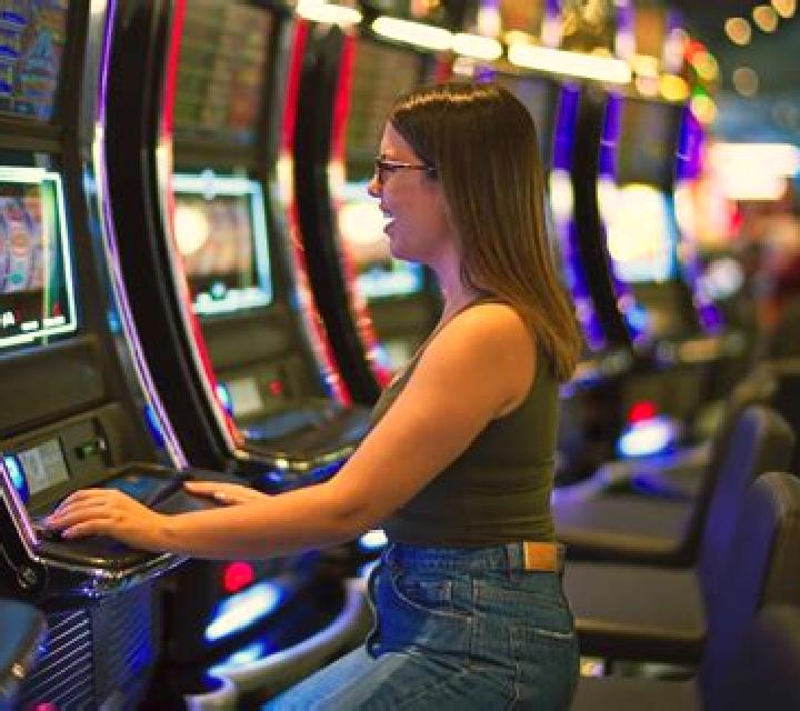 Saturn Express slot machine