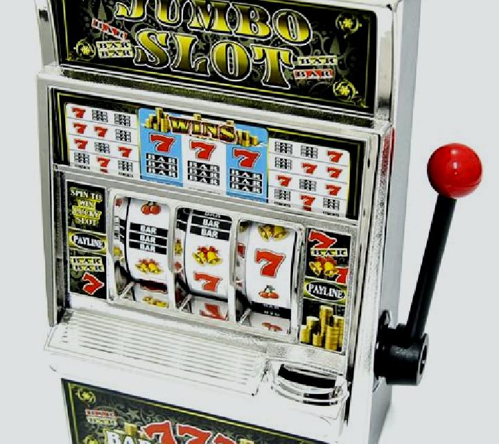 Scratch N Roll slot machine