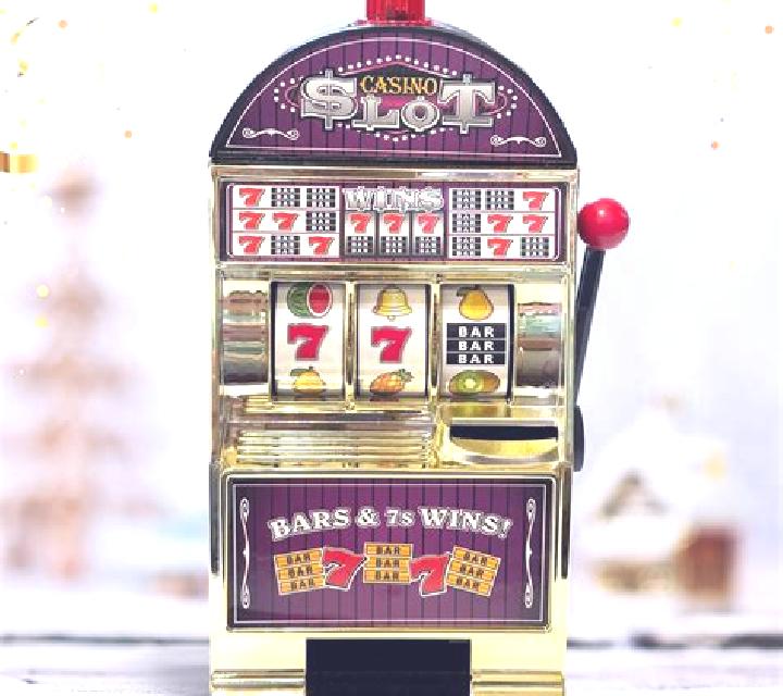 See Cards Three Toy slot game