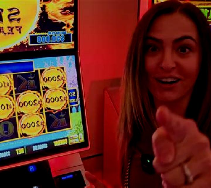 Shady Lady slot machine