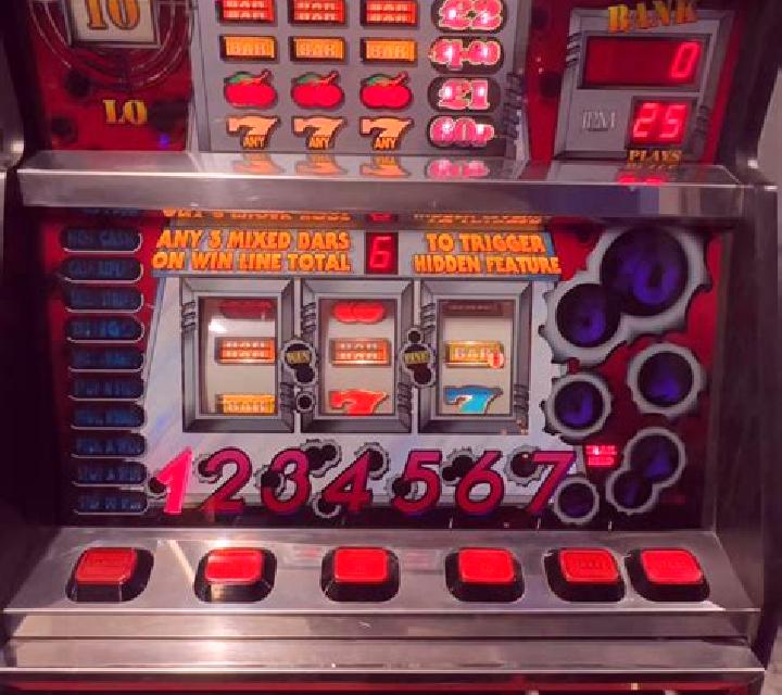 Showtime Spectacular slot machine
