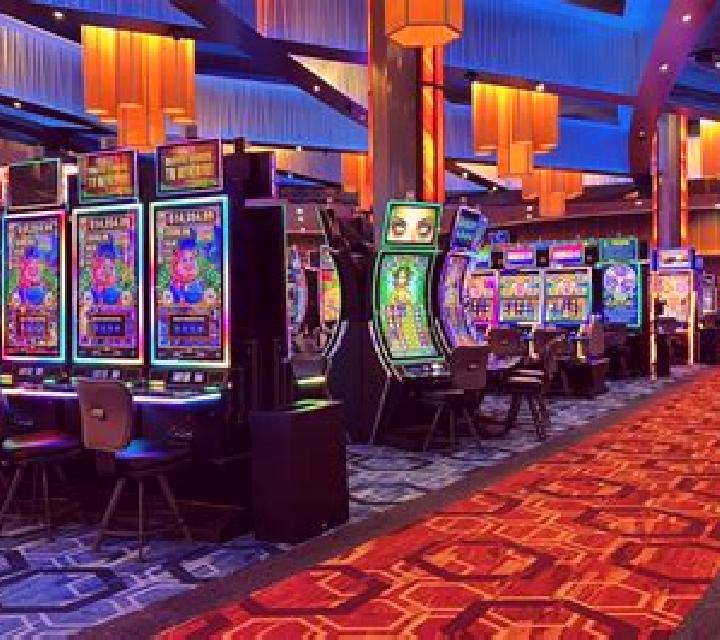 Slots Creek slot