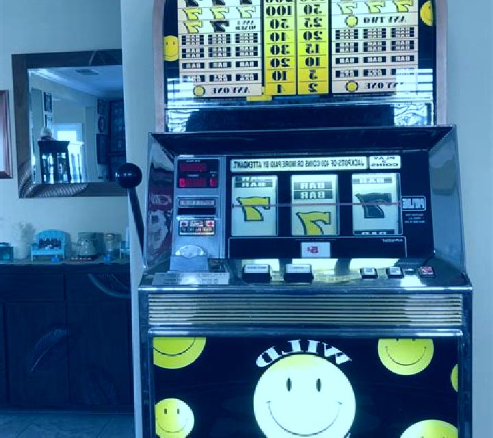 Smiley Ville slot machine