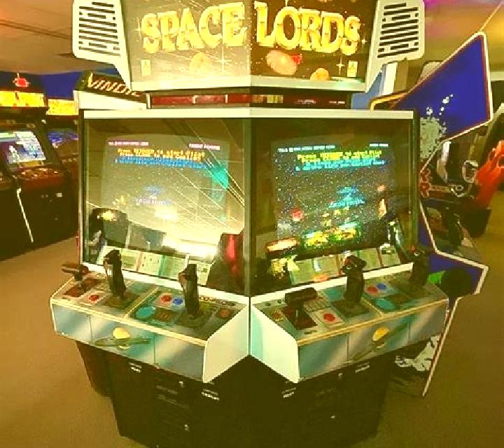 Space Lords slot machine
