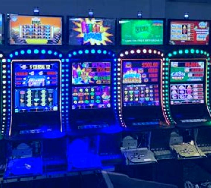 Spin and Win Deluxe (Games Inc) slot machine