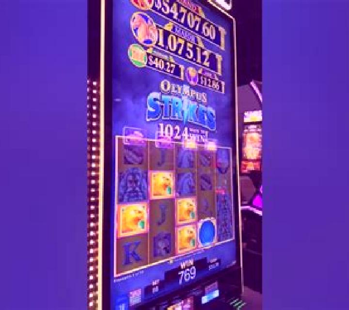 Stellar Strikes slot machine