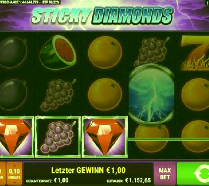 Sticky Diamonds Flaming Link slot machine