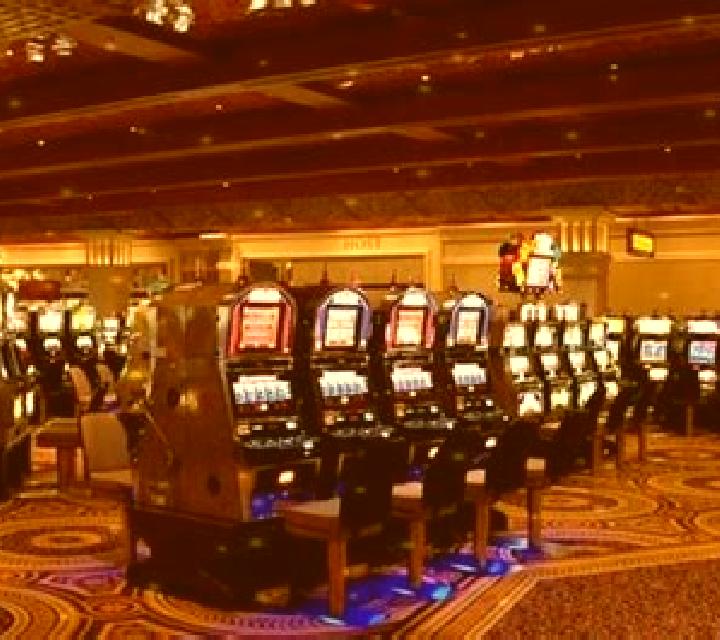 Strike Gold slot
