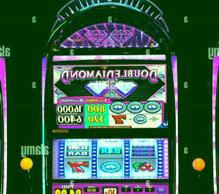 Striking Diamond slot machine