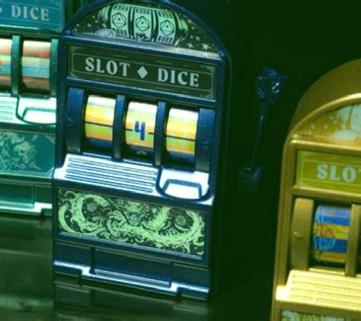 Stunning Cash Ultra Dice slot machine