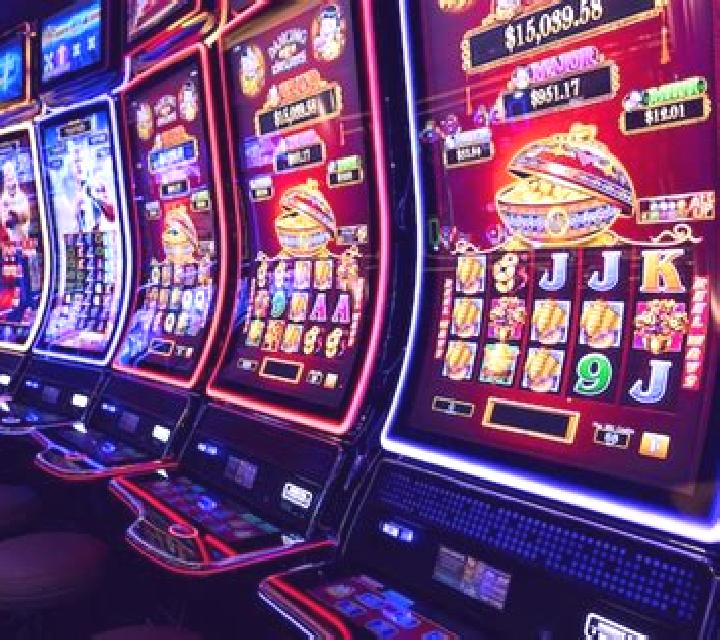 Suit Em Up Blackjack slot machine