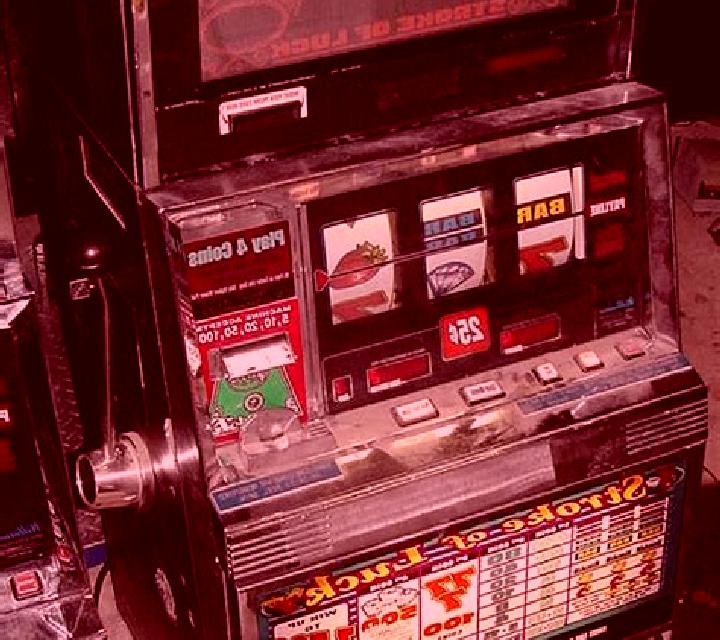Suits of Luck slot machine
