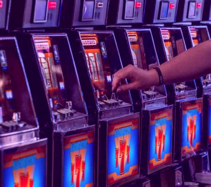 Super 8 (Popular Gaming) slot game